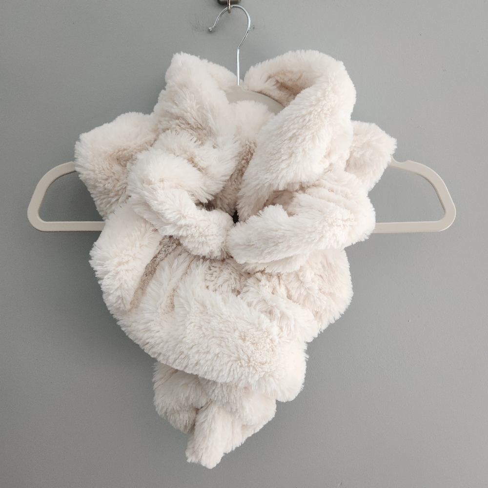 Dennis Basso Cream Faux Fur Pull Through Stretchy Scarf